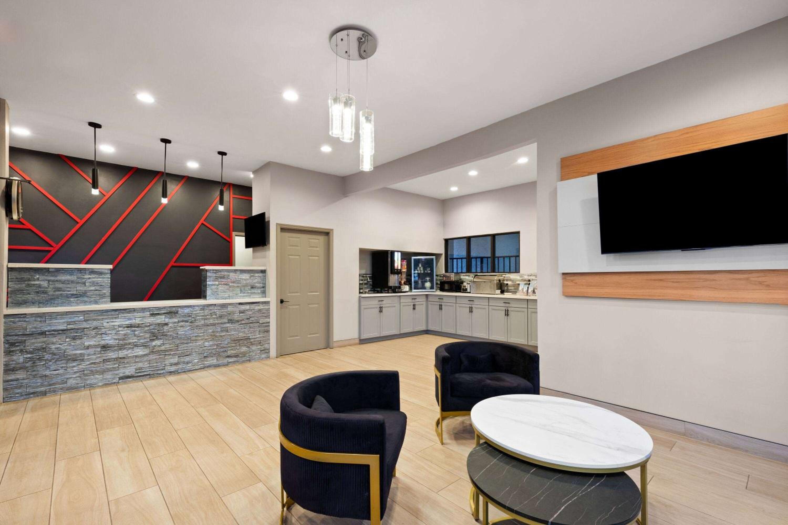 Ramada by Wyndham Bainbridge view 5