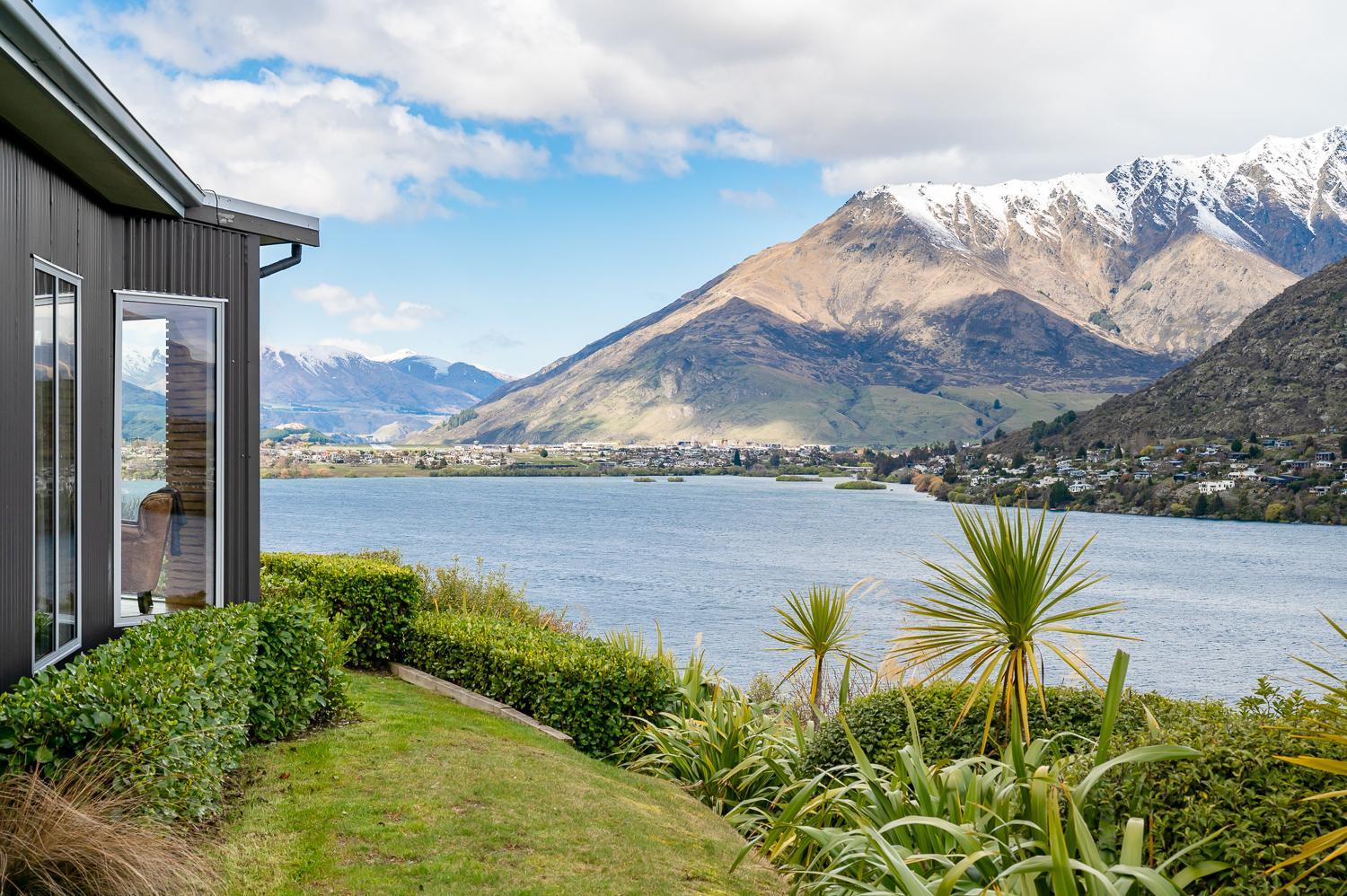 Spectacular views uninterrupted! 3 BR, Private! view 3