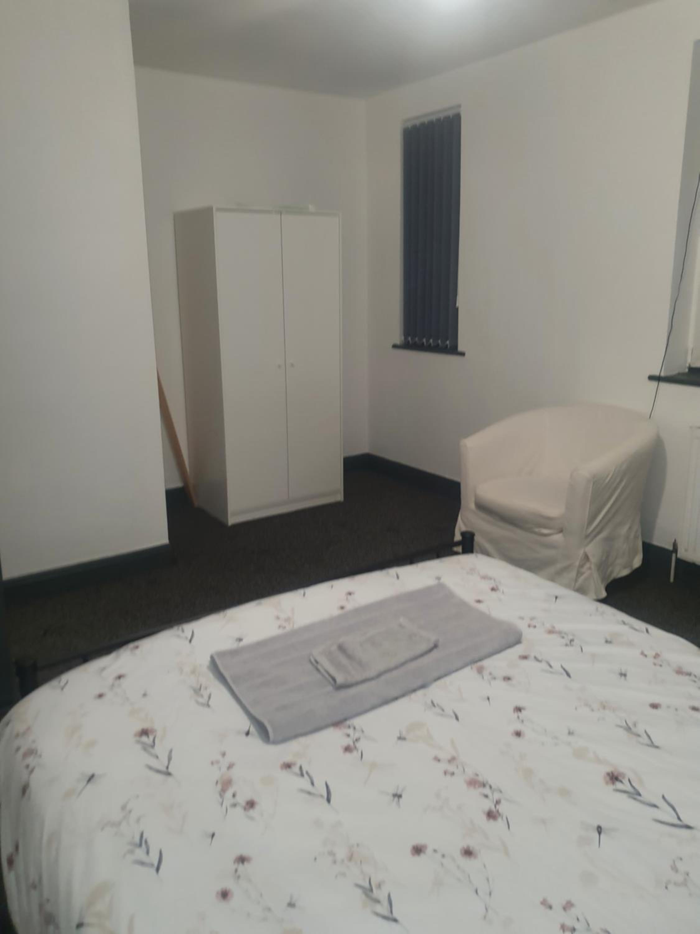 Double bed rooms in Meadowhall, Tinsley view 4