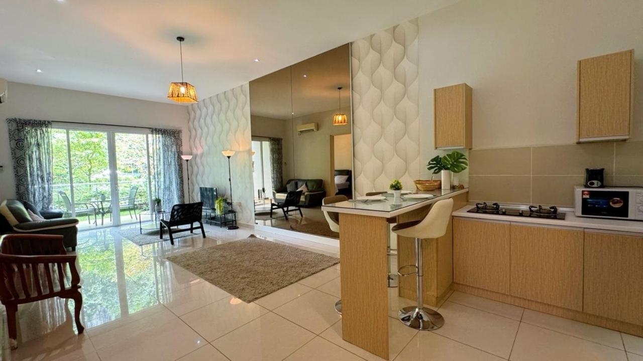 Condo with private garden at Ipoh photo 2