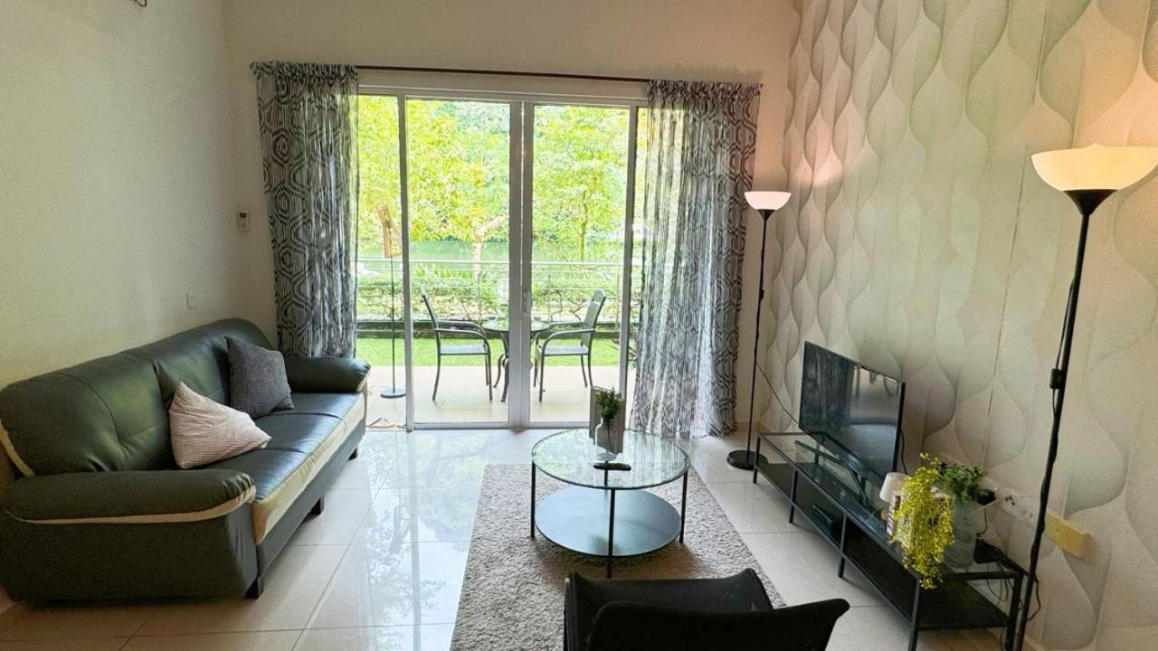 Condo with private garden at Ipoh photo 8