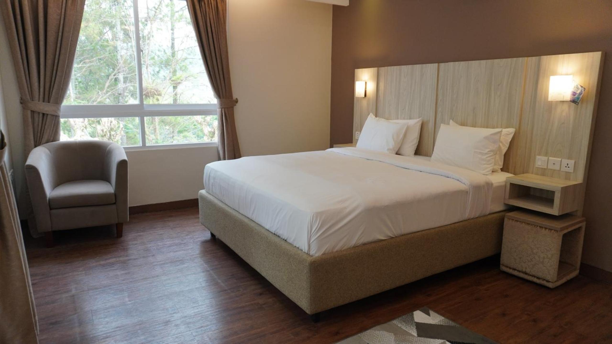 Villa Dalia Puncak N2-22 view 3