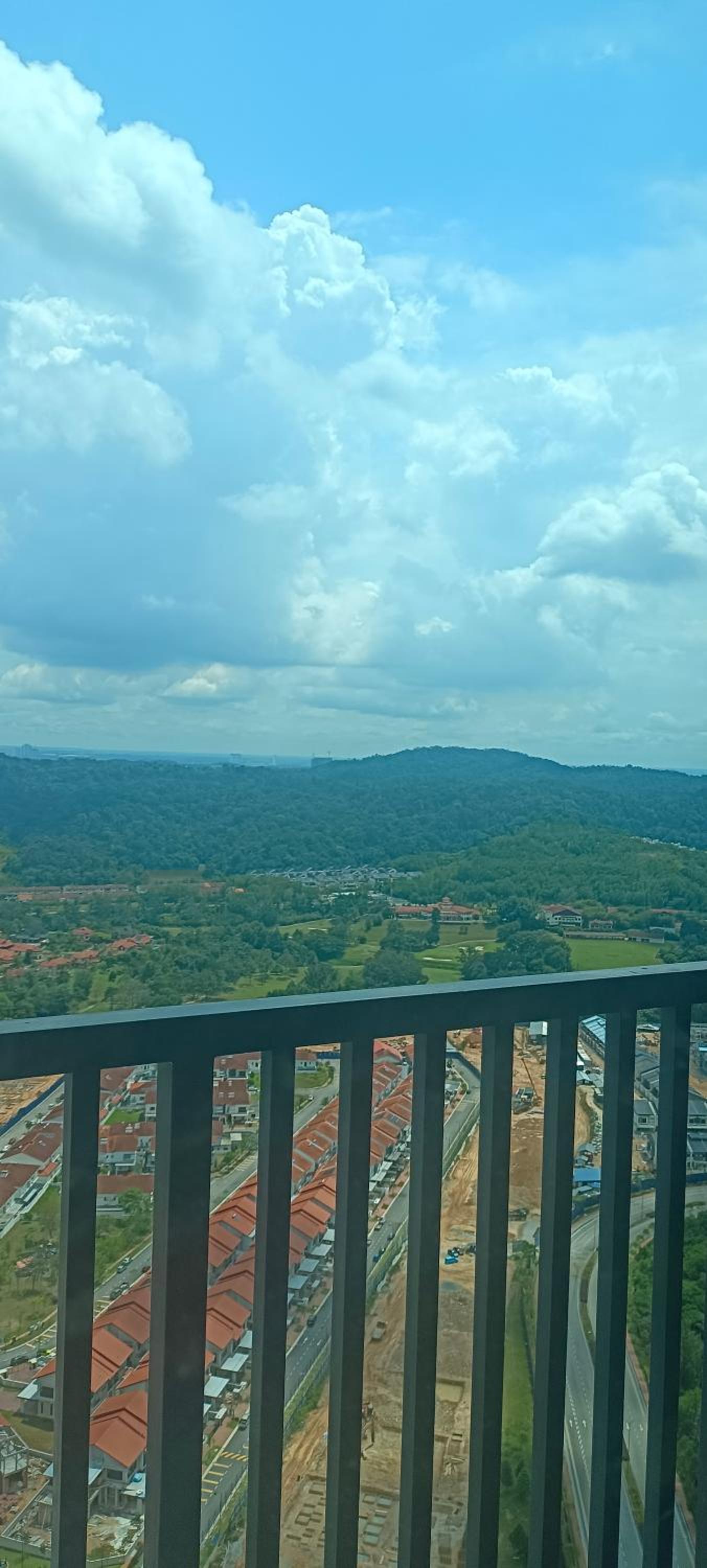 Salam Homestay 3BR Bukit Jalil Condo w hill view