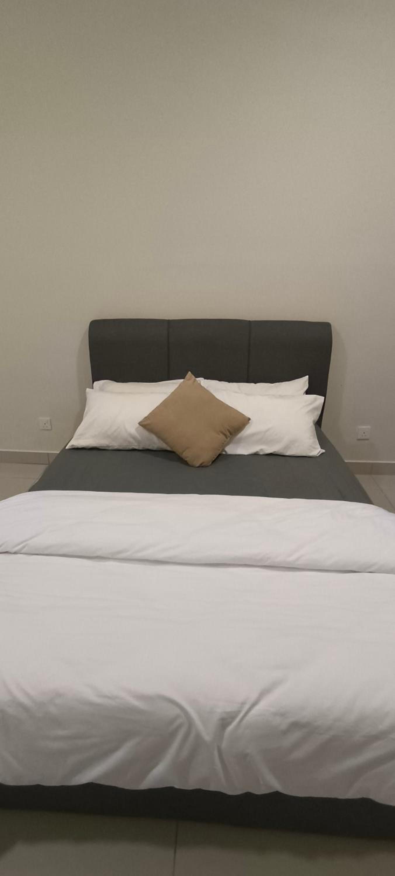 Salam Homestay 3BR Bukit Jalil Condo w hill view