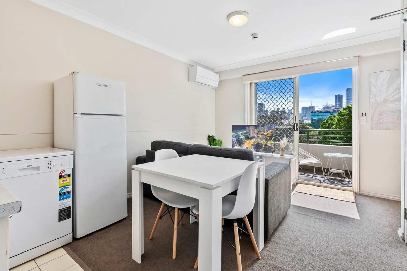 1-Bedroom Haven in the Heart of South Brisbane