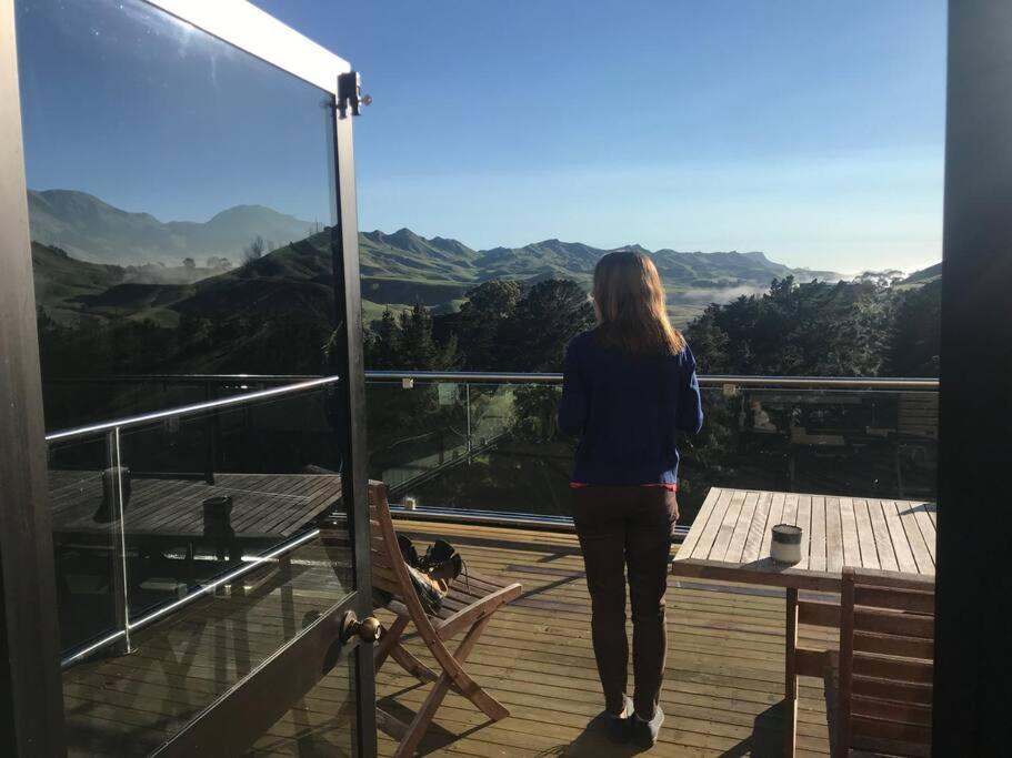 Rural retreat with the most incredible views!