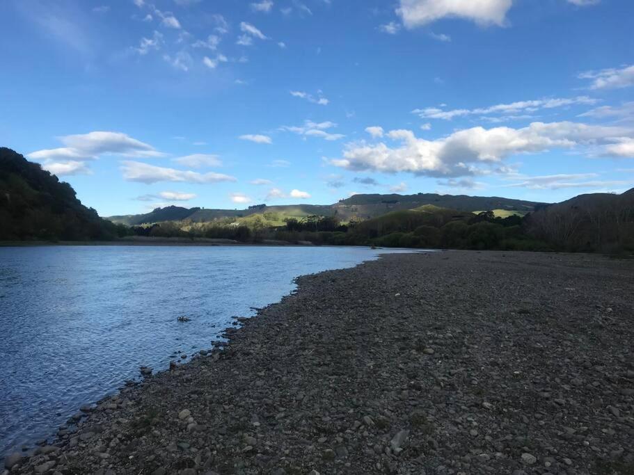Rural retreat with the most incredible views!