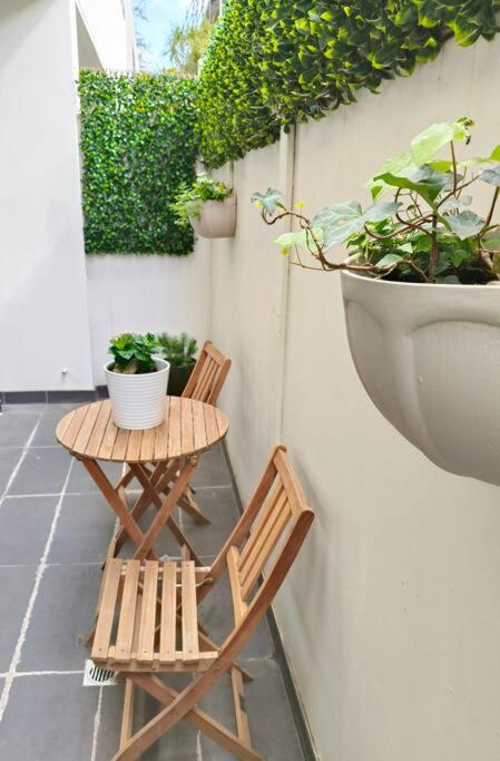 Spacious 2 Bed, 2-Bath Armadale Apartment