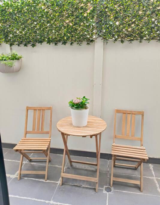 Spacious 2 Bed, 2-Bath Armadale Apartment