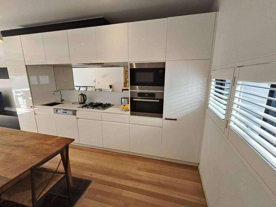 Spacious 2 Bed, 2-Bath Armadale Apartment
