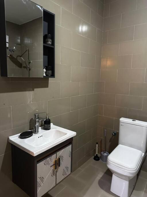 Stylish Comfort at Bweya Suites, Modern Apartment on Entebbe Road view 5