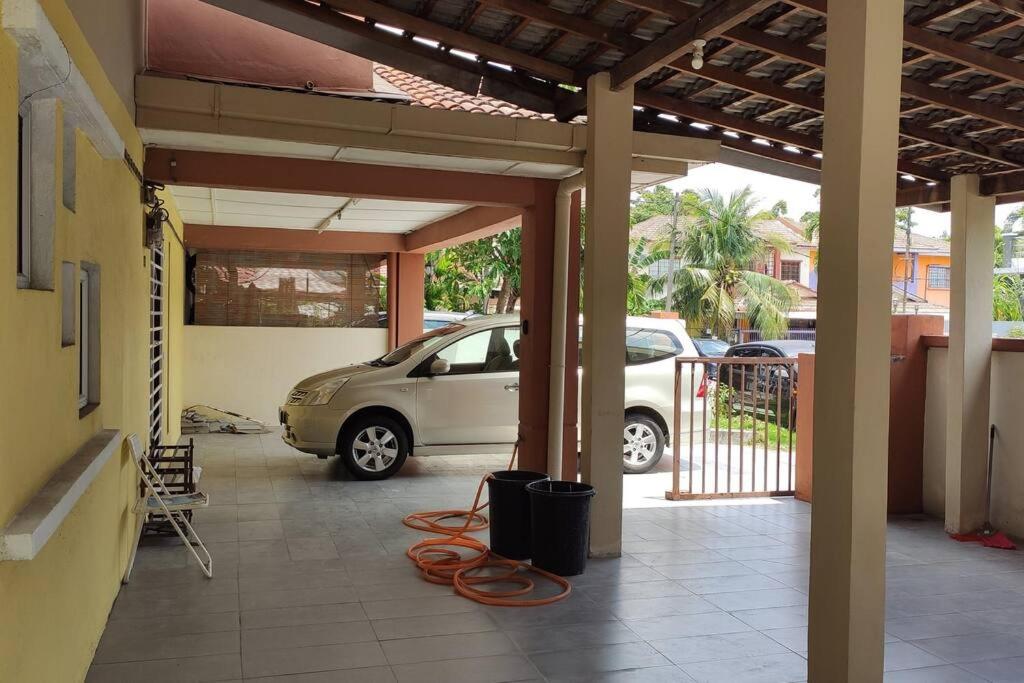 Balinese Villa at Seri Kembangan12 to15 pax photo 2
