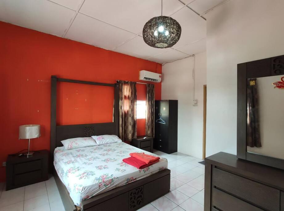 Balinese Villa at Seri Kembangan12 to15 pax photo 8