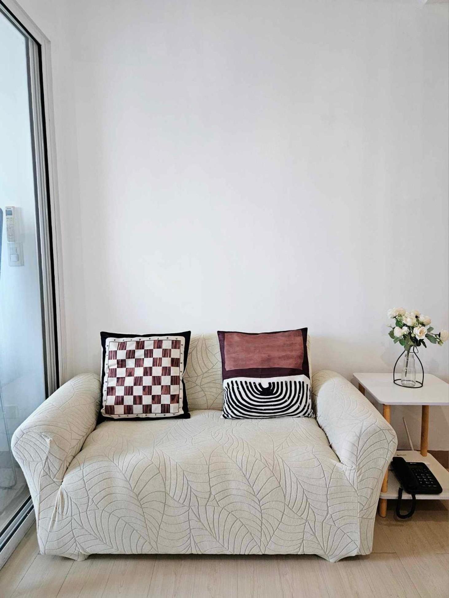 Acqua Residences Staycation Mandaluyong near Makati City view 4