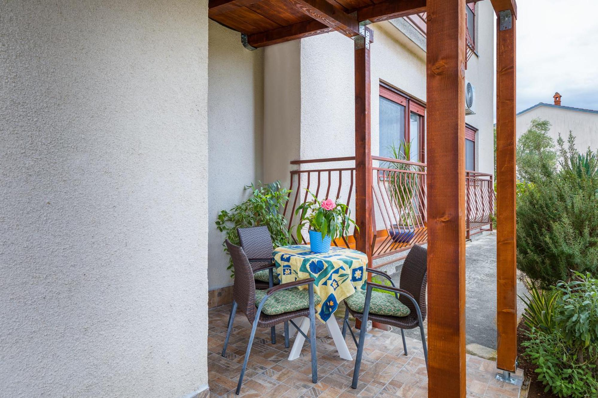 Studio Apartment Luciano in a Quiet Location with Parking and a Yard view 5