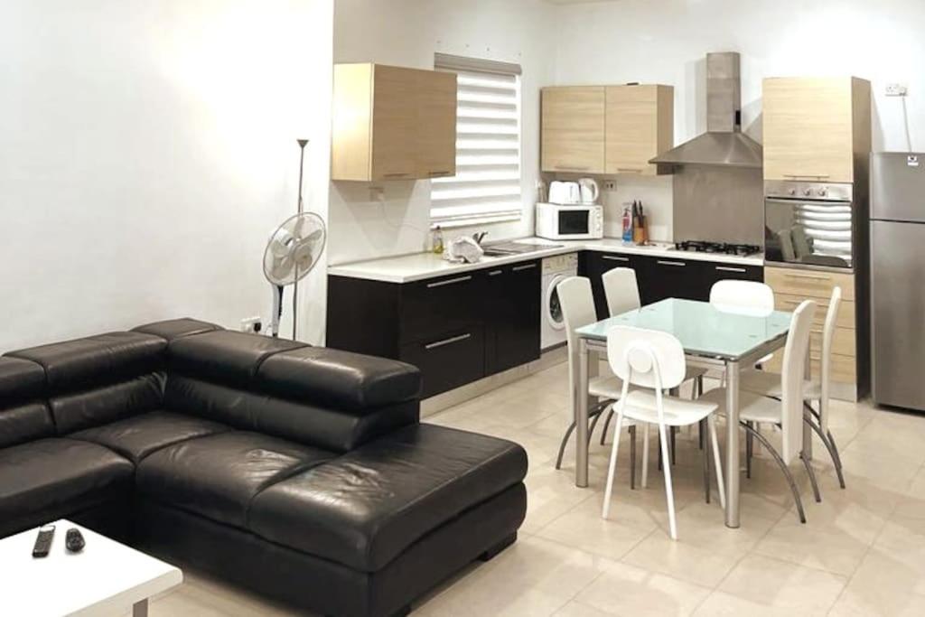 Seaside 3 bedroom Apartment in Qawra photo 5