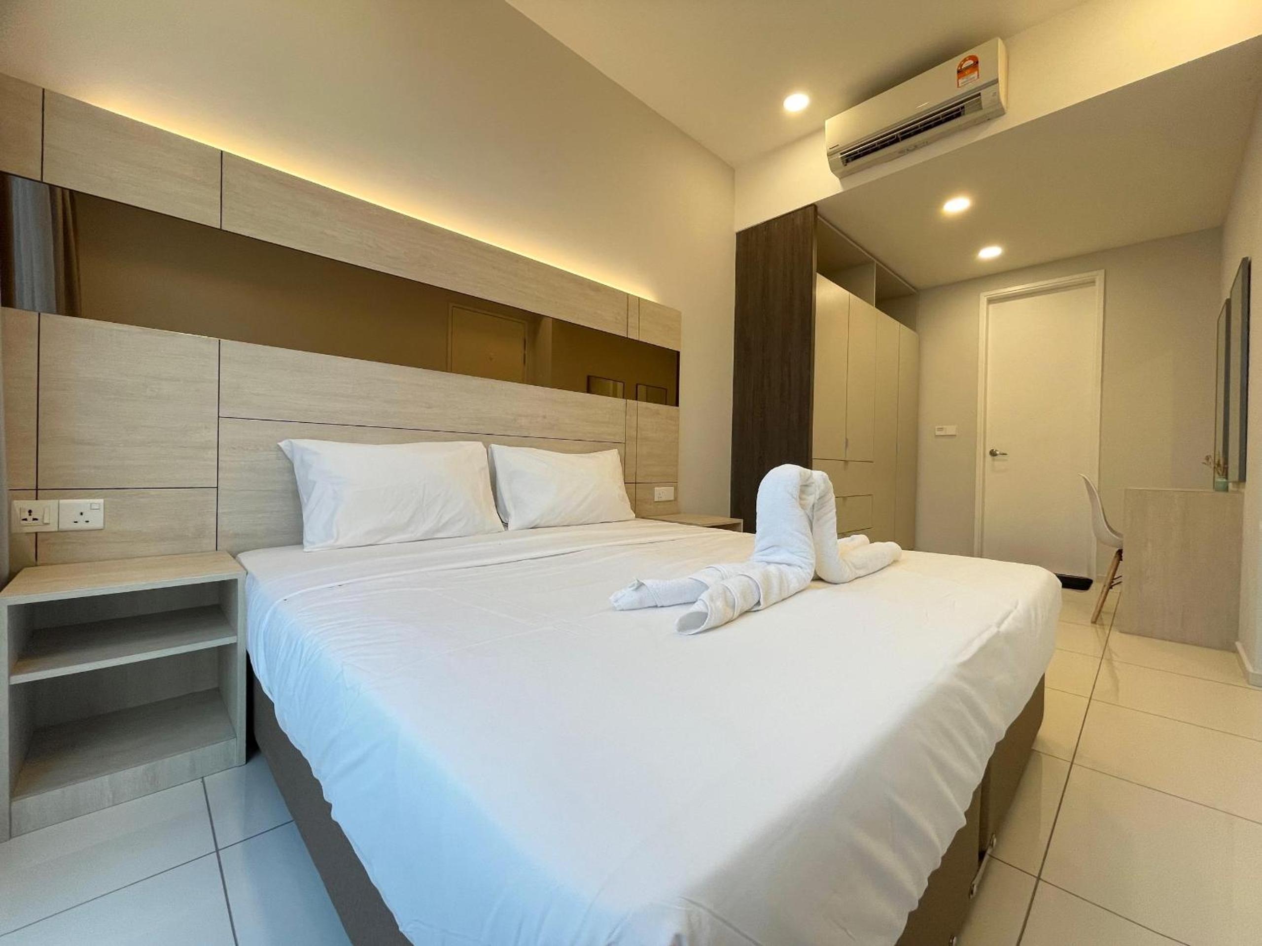 The Robertson-Bukit Bintang by PILLOWTALKS