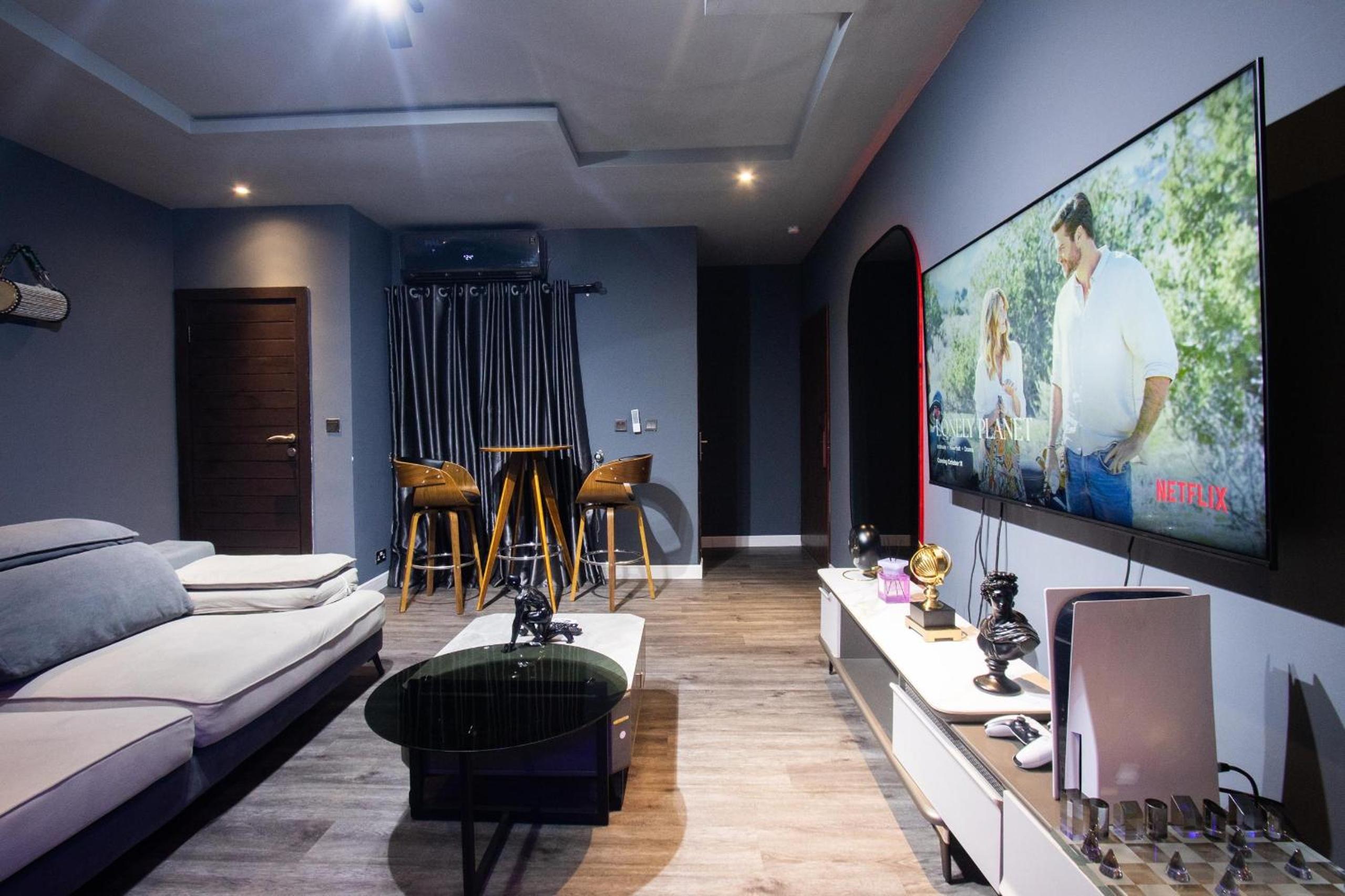 Luxury 2 Bed Dark Room in Lekki Phase 1 view 5