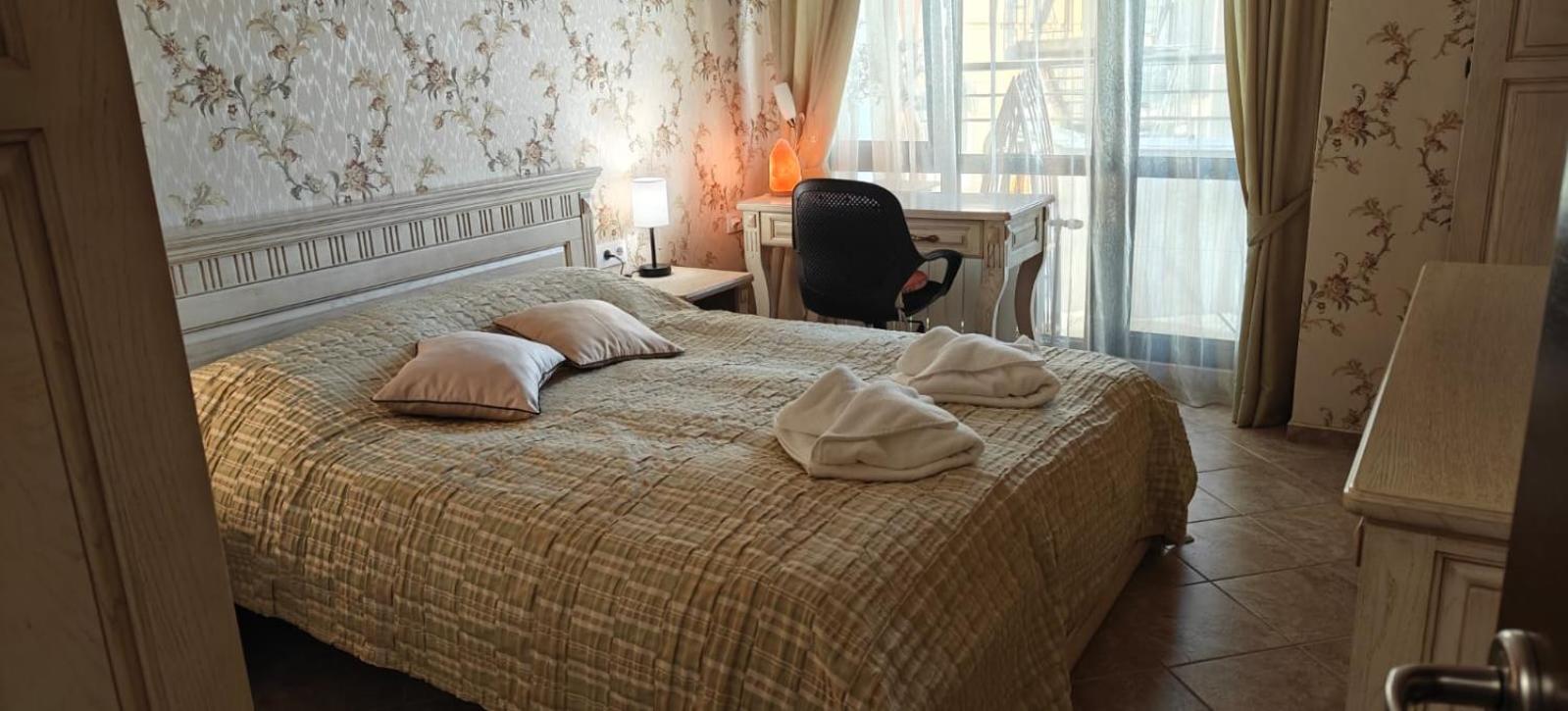 Luxury Sea Sunset Deluxe Apartment