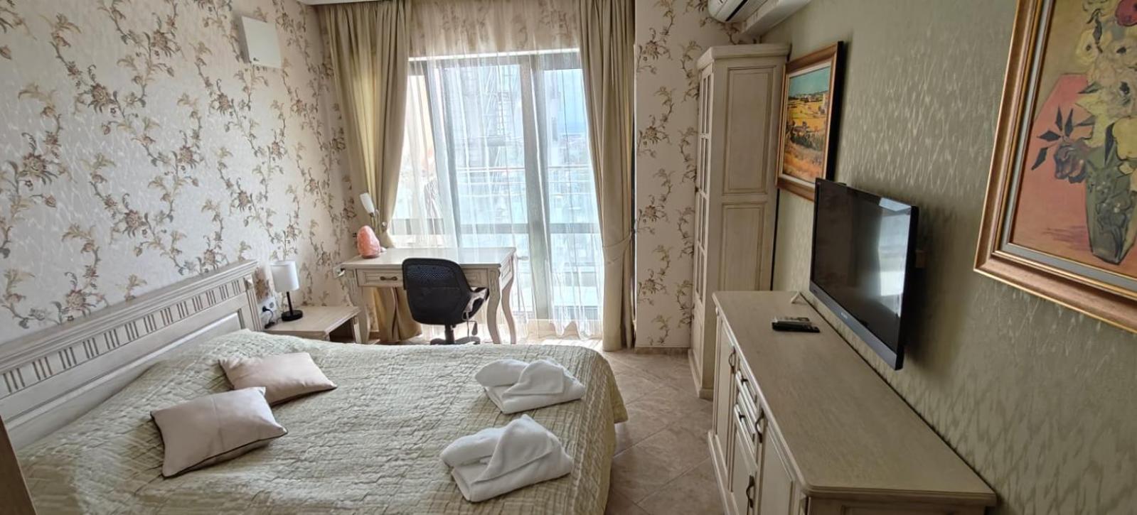 Luxury Sea Sunset Deluxe Apartment