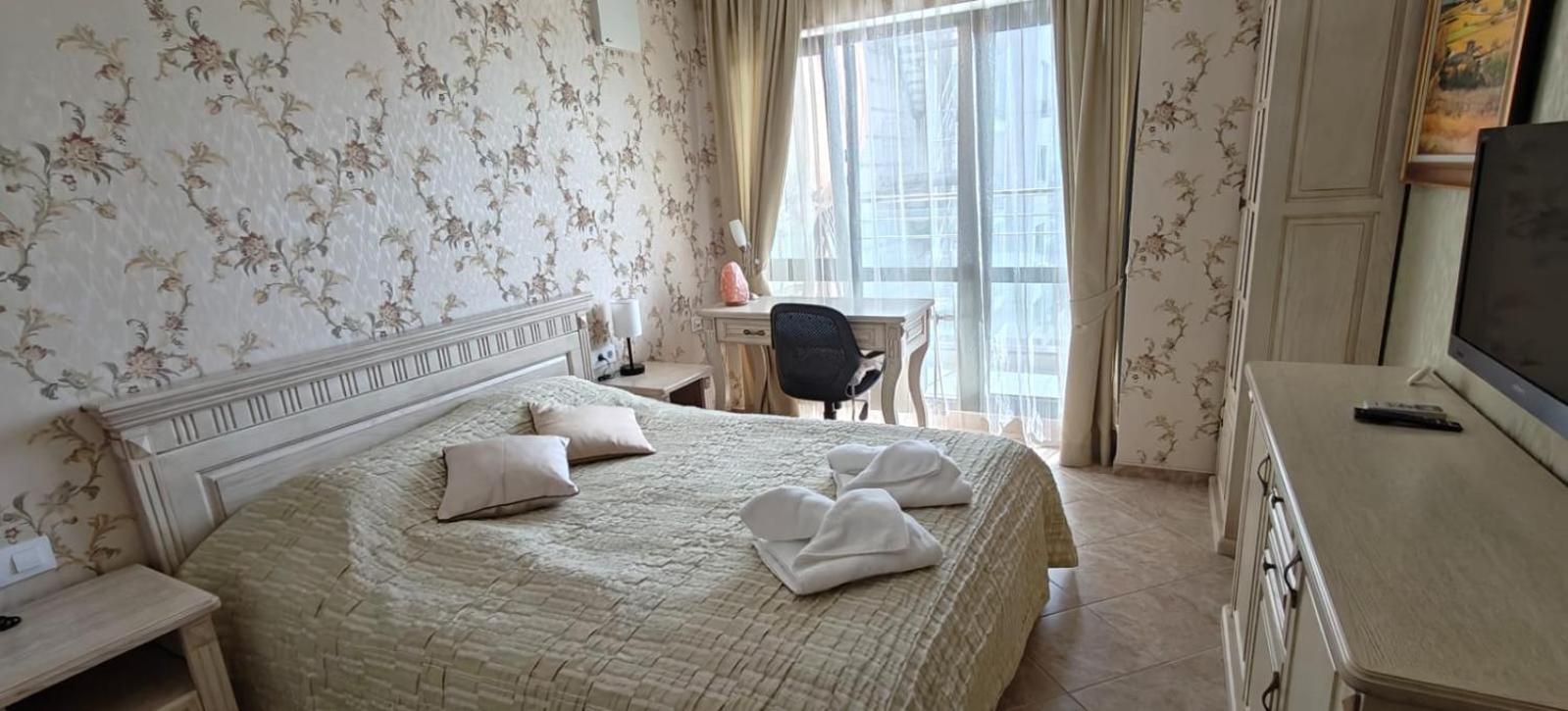 Luxury Sea Sunset Deluxe Apartment