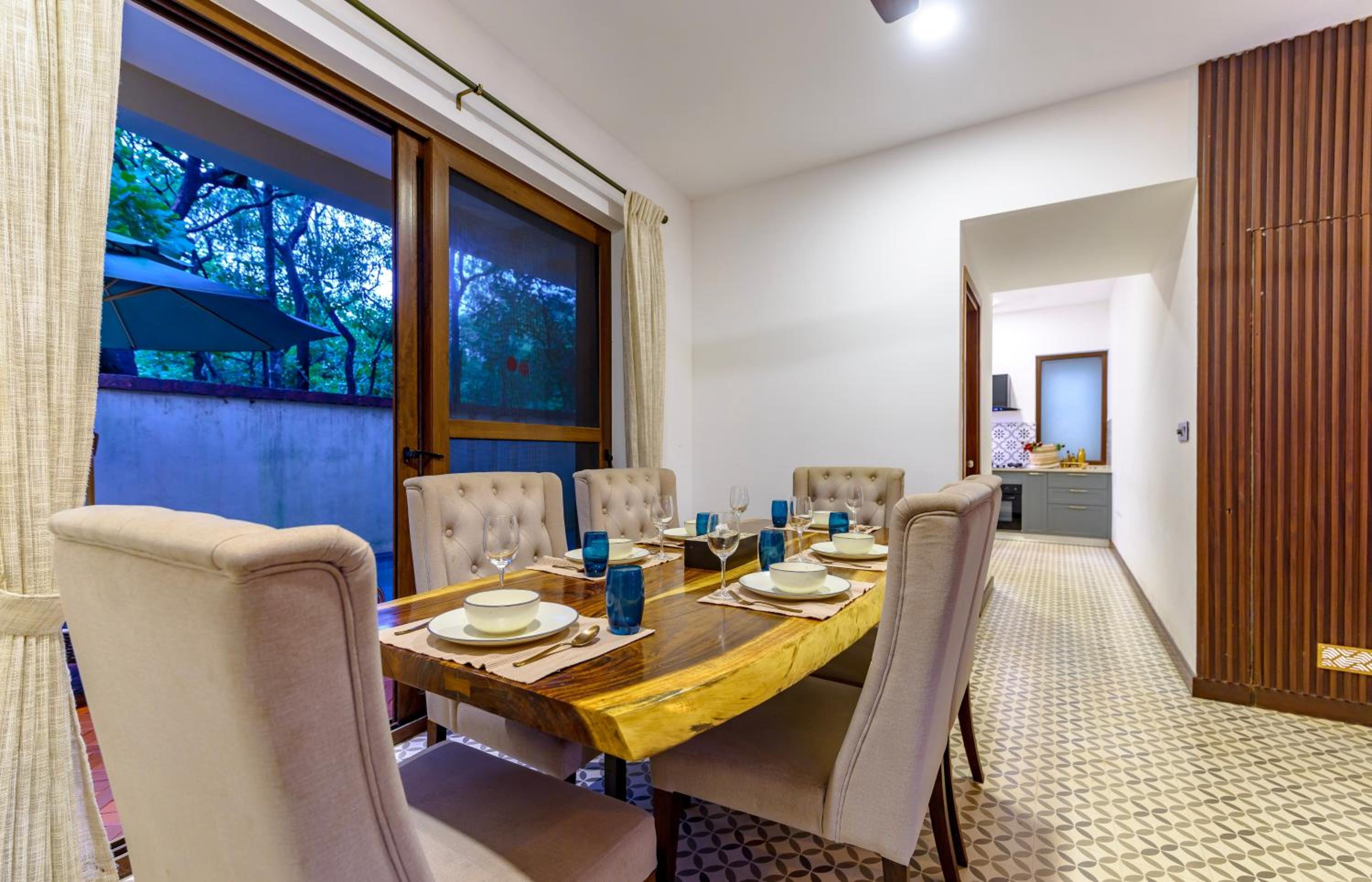 dining