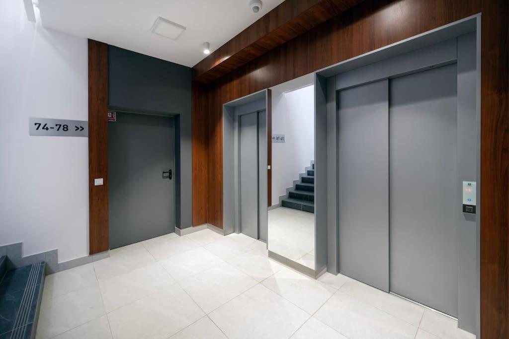 Urban Chic - One Bedroom Apartment - Gdanska