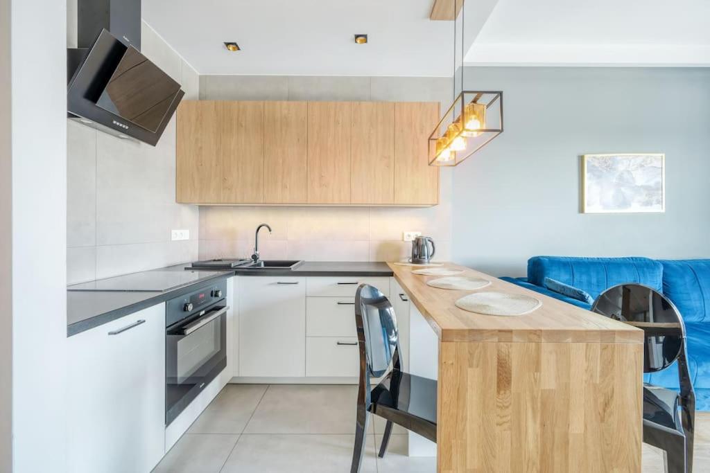 Urban Chic - One Bedroom Apartment - Gdanska