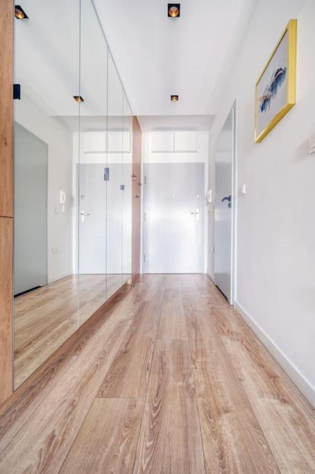 Urban Chic - One Bedroom Apartment - Gdanska