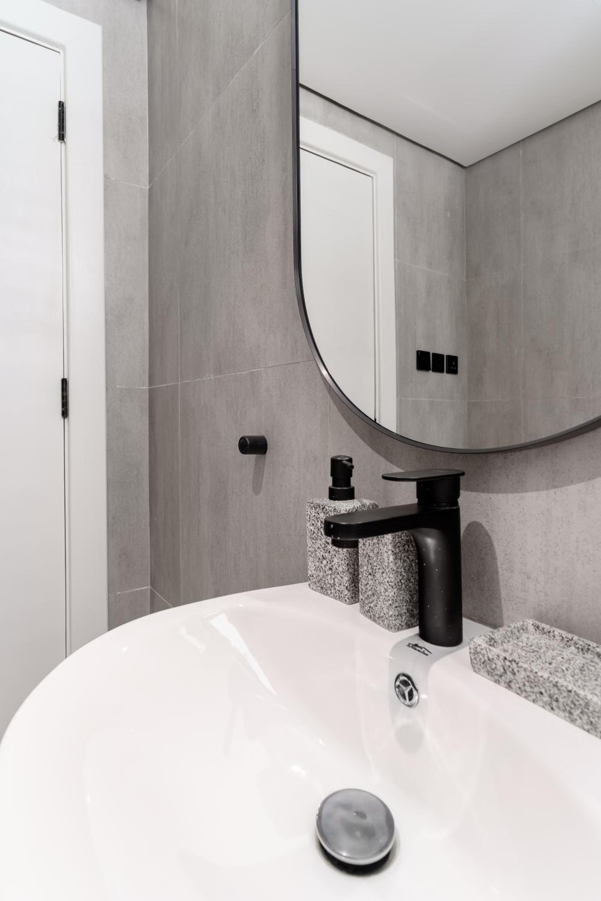 Stylish 2-Bedroom at H Apartment in Alnada District, Riyadh, KSA