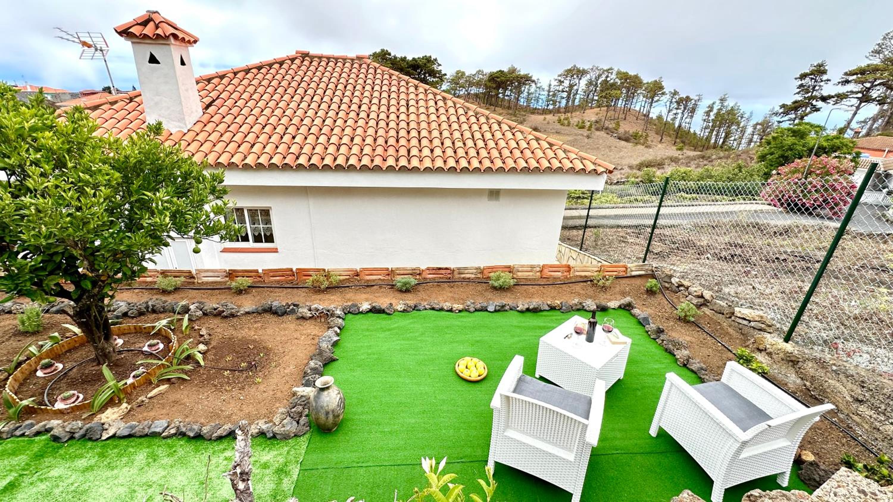 Casa Rural Margarita, relax, vistas, jardín view 3