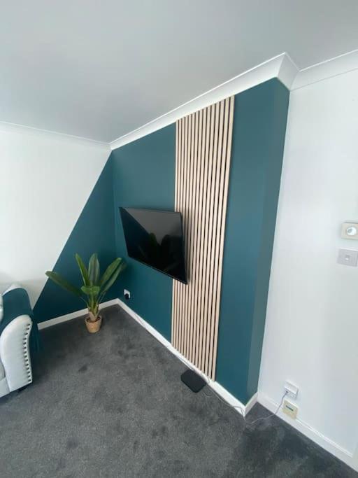 City Centre 2-Bedroom with Private Parking & Netflix view 2