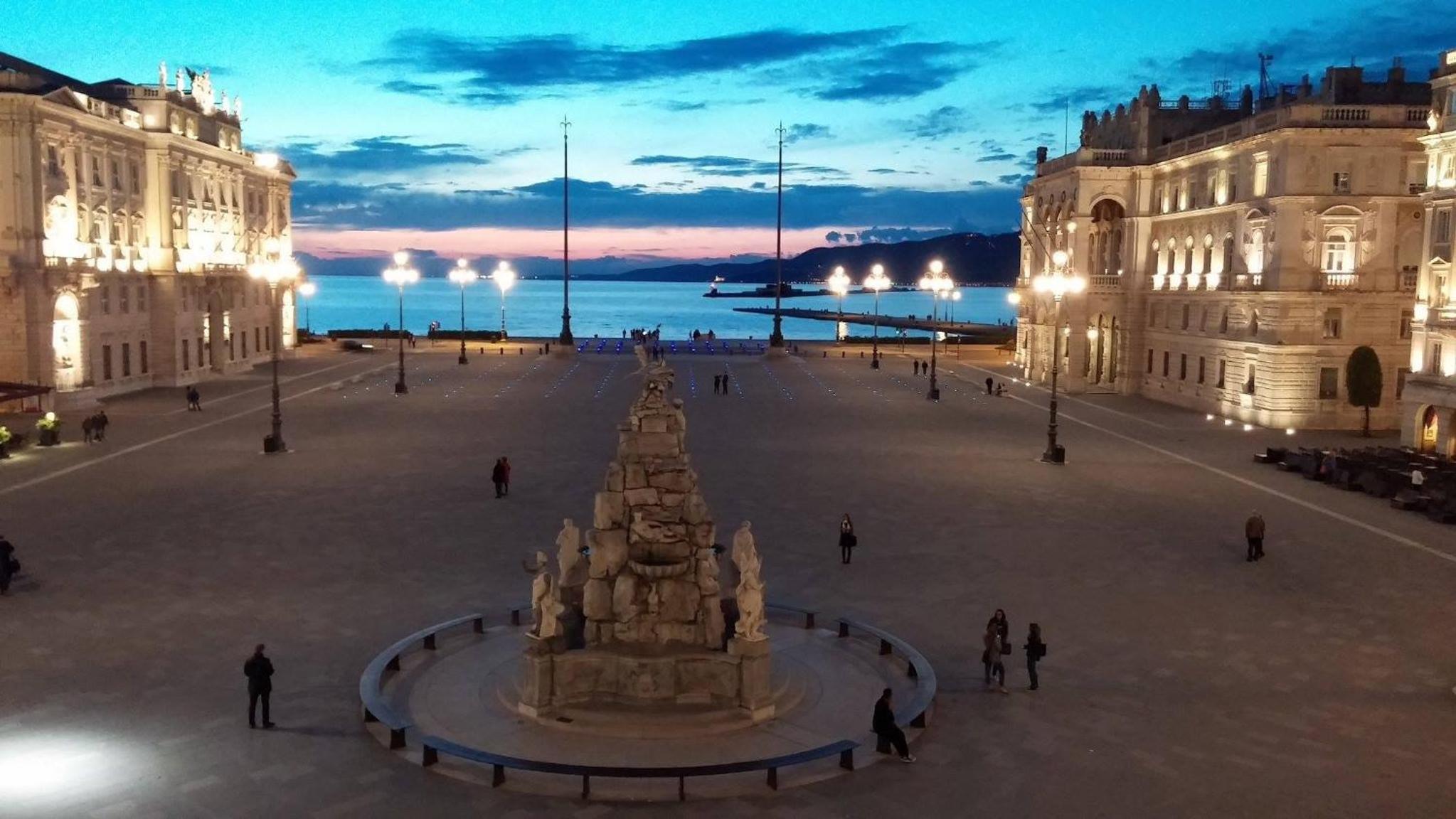 Residence Neverin City Center with Garage near Piazza Unità & Train Station photo 5