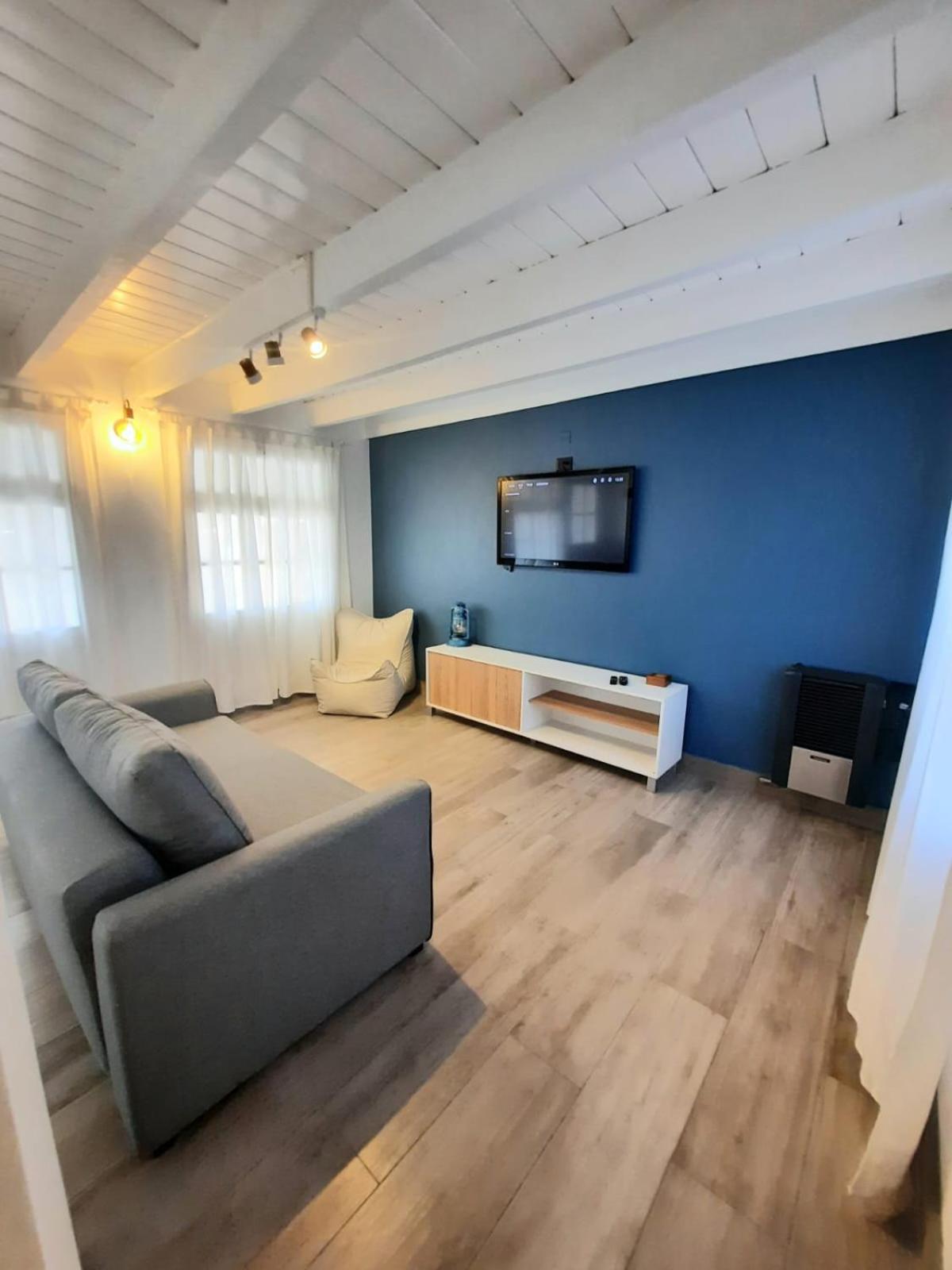 Rentahouse-smandes Casa con arroyo
