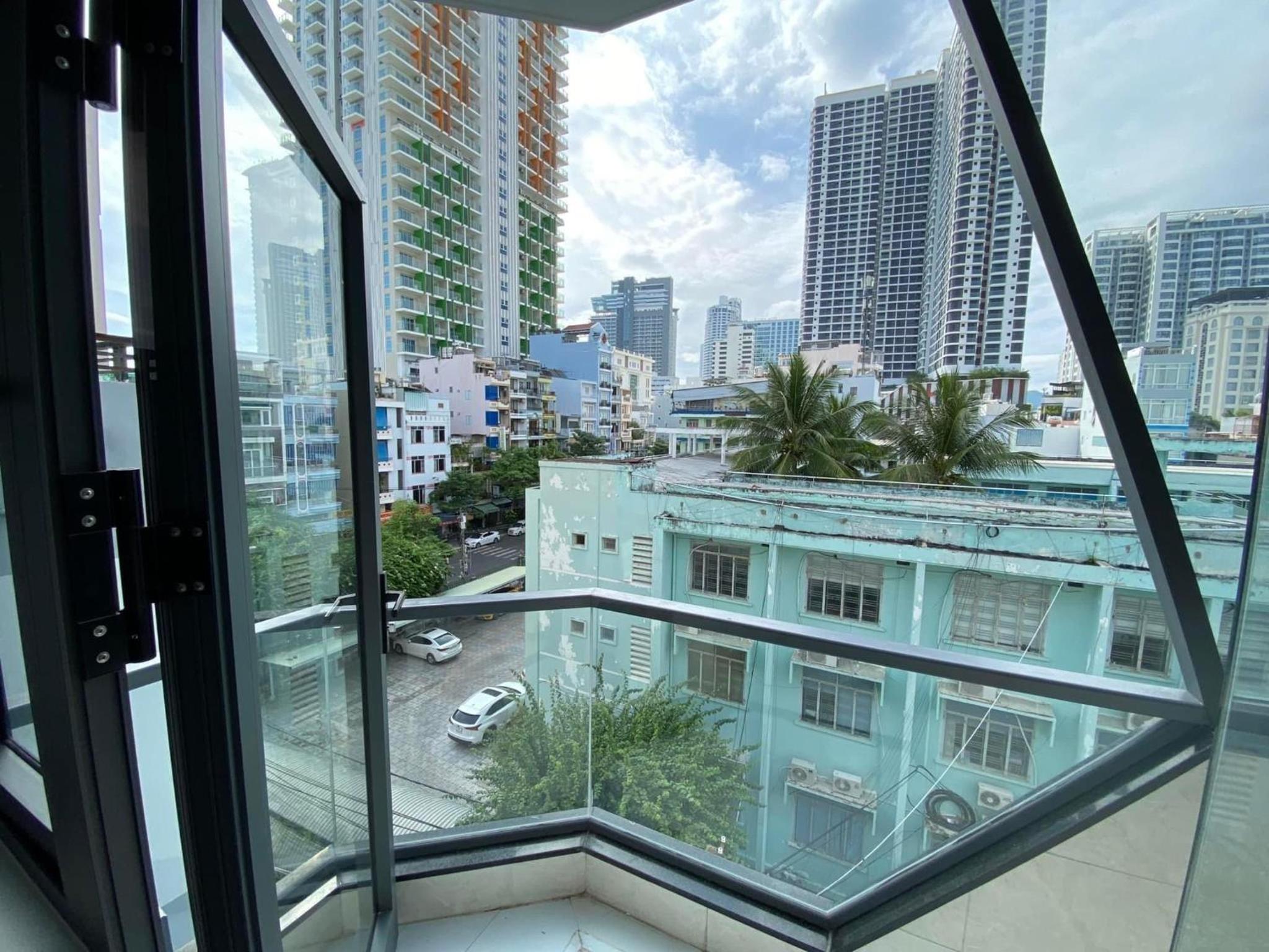 Hoang Hoa Tham Apartment view 5