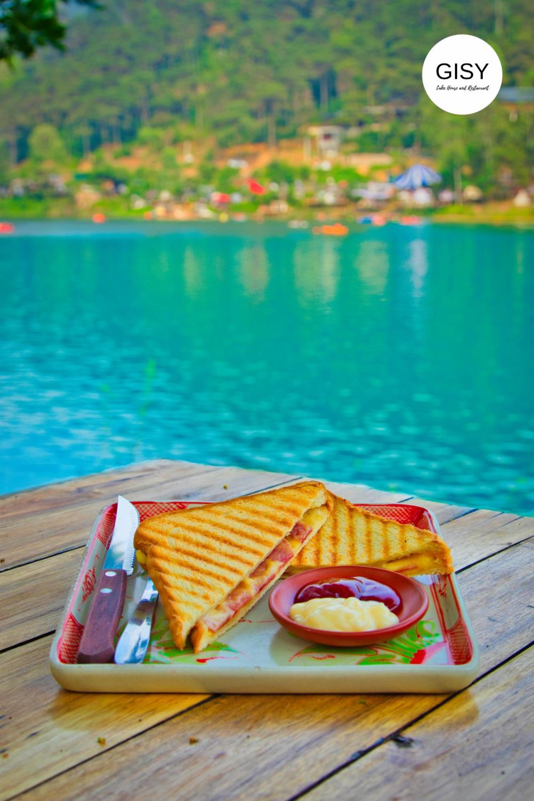 GISY Lake Hostel