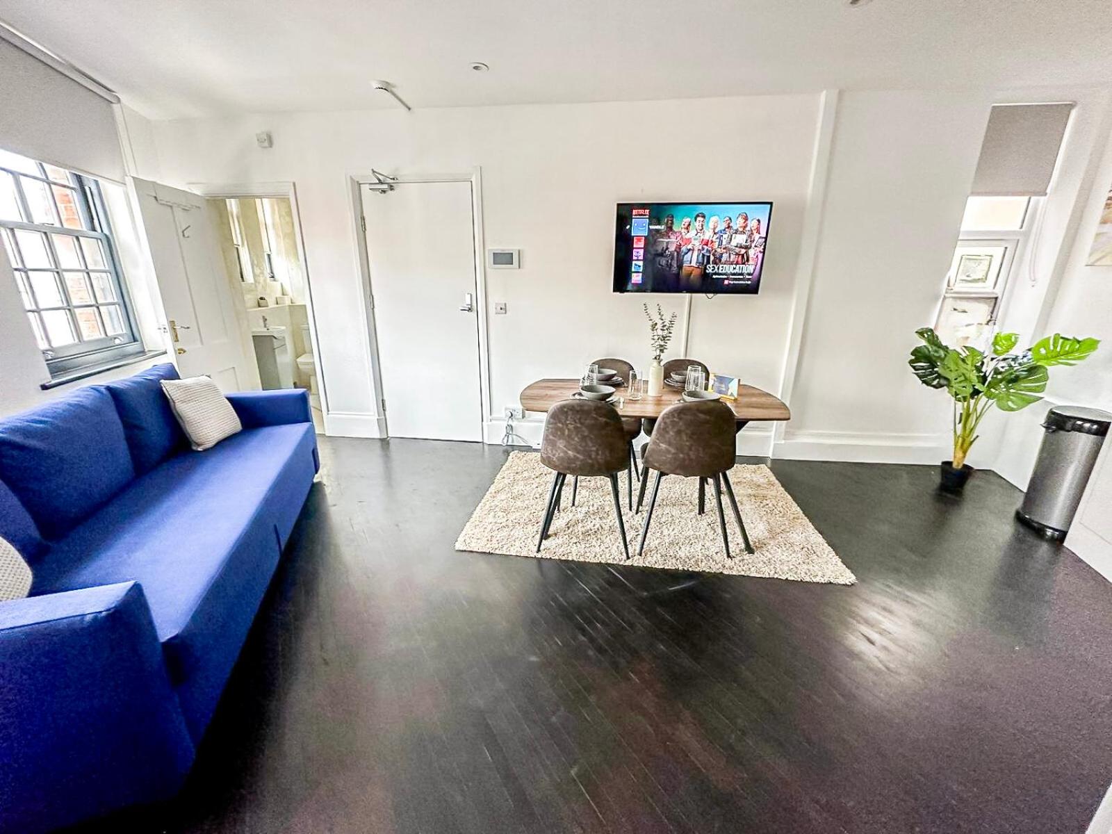 Modern 1-Bedroom Apartments near Shoreditch, Old Street & Hoxton by NourNest Apartments