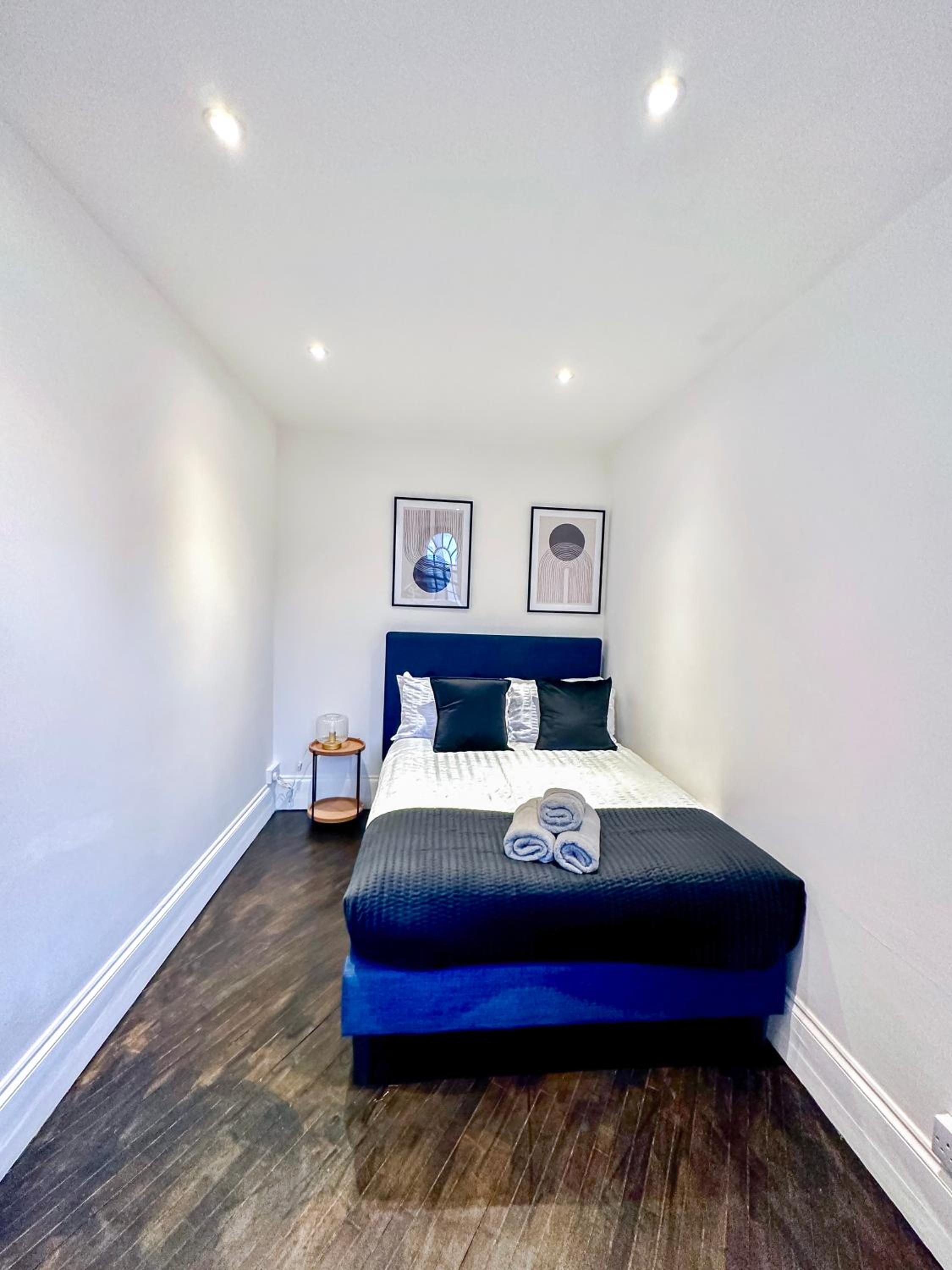 Modern 1-Bedroom Apartments near Shoreditch, Old Street & Hoxton by NourNest Apartments