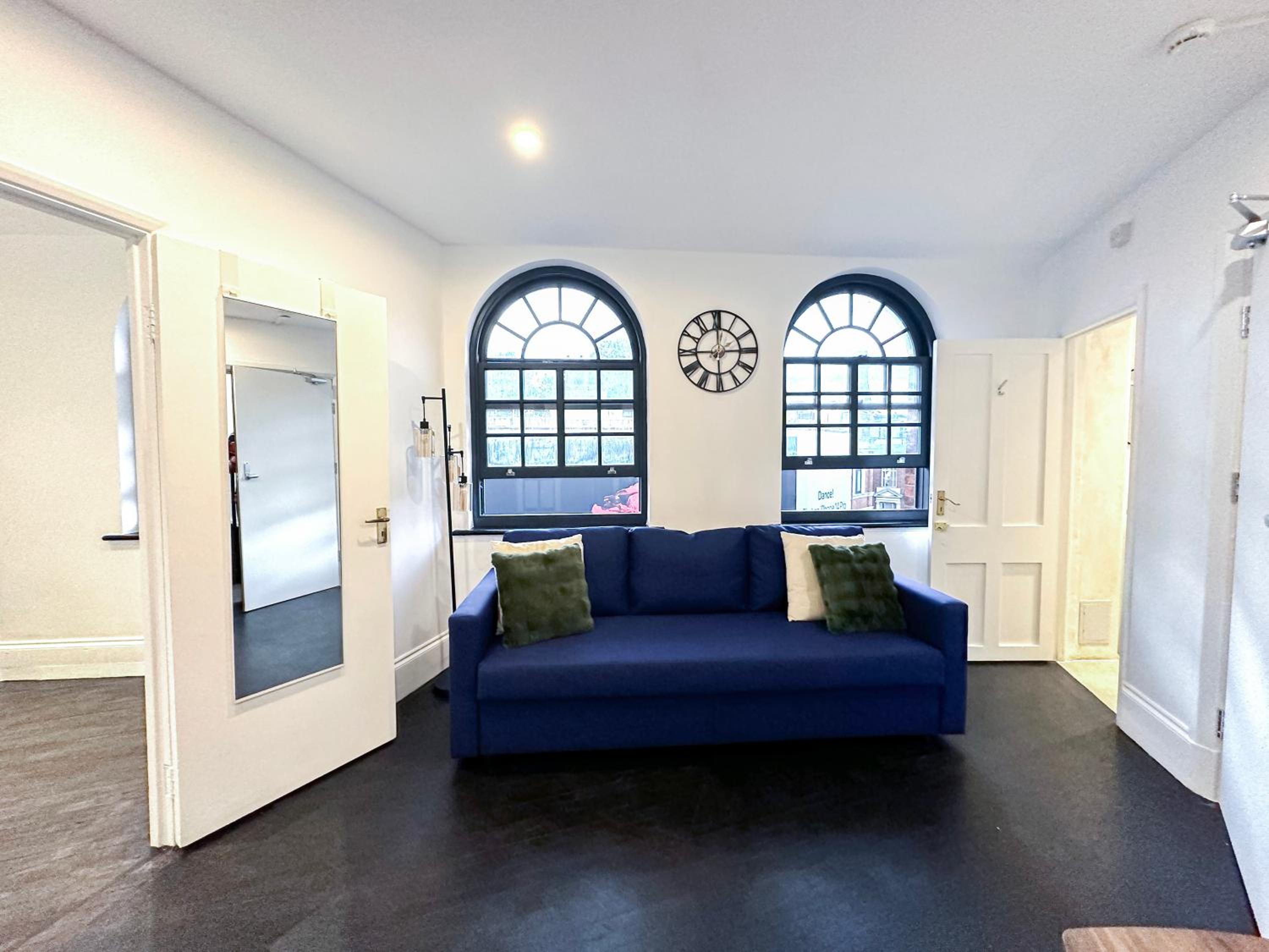 Modern 1-Bedroom Apartments near Shoreditch, Old Street & Hoxton by NourNest Apartments