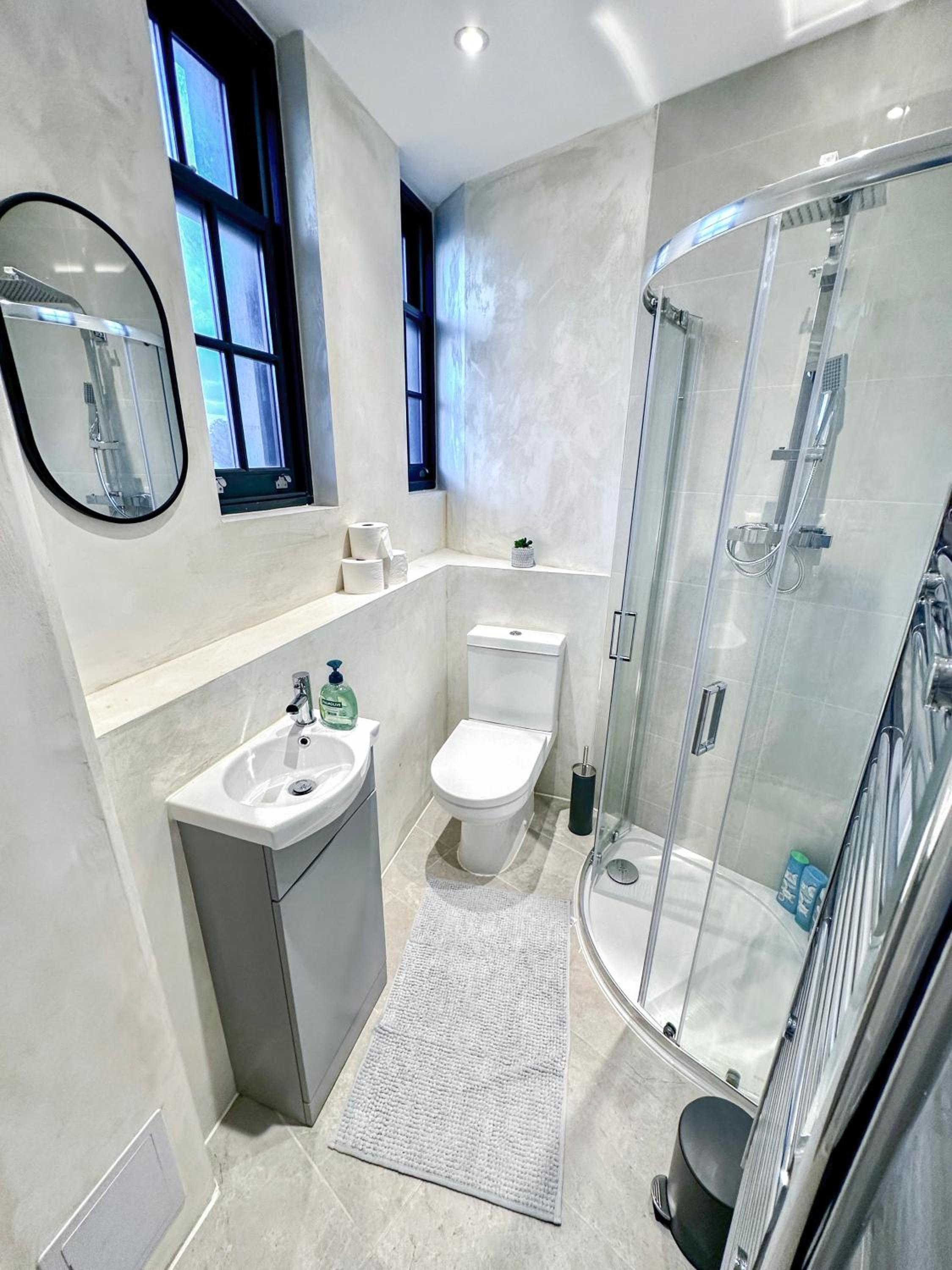Modern 1-Bedroom Apartments near Shoreditch, Old Street & Hoxton by NourNest Apartments