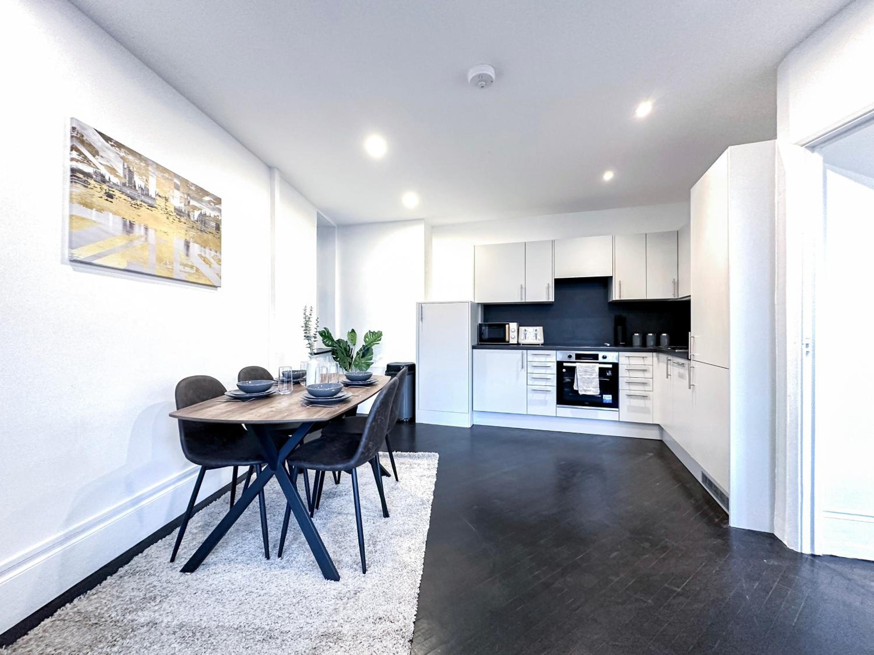Modern 1-Bedroom Apartments near Shoreditch, Old Street & Hoxton by NourNest Apartments