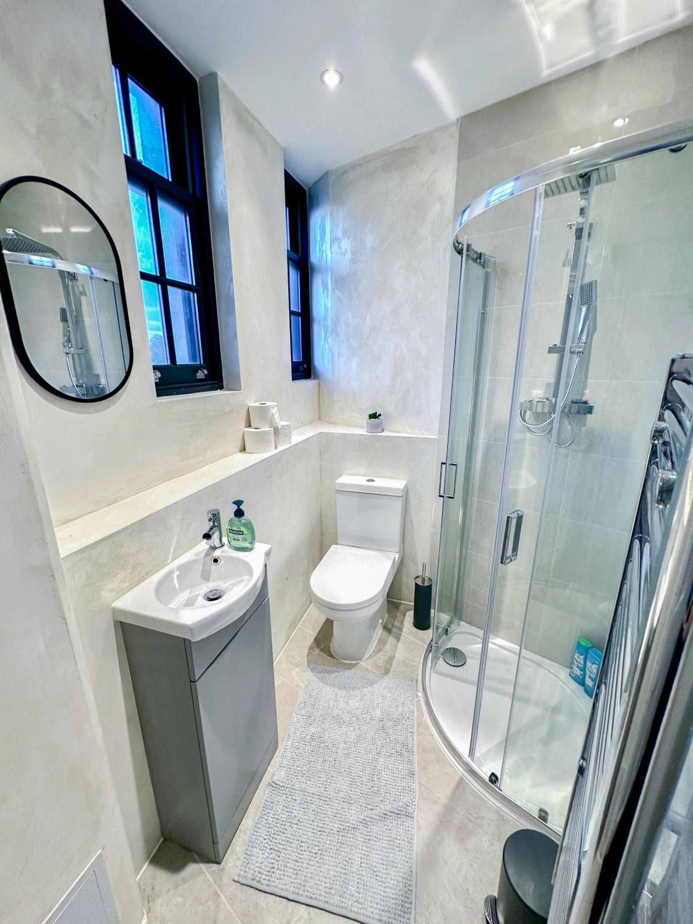 Modern 1-Bedroom Apartments near Shoreditch, Old Street & Hoxton by NourNest Apartments