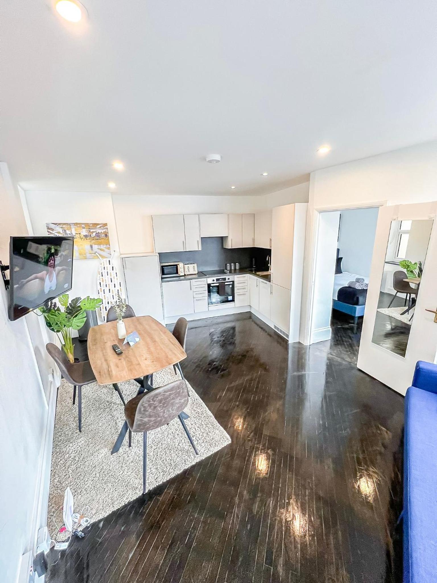Modern 1-Bedroom Apartments near Shoreditch, Old Street & Hoxton by NourNest Apartments