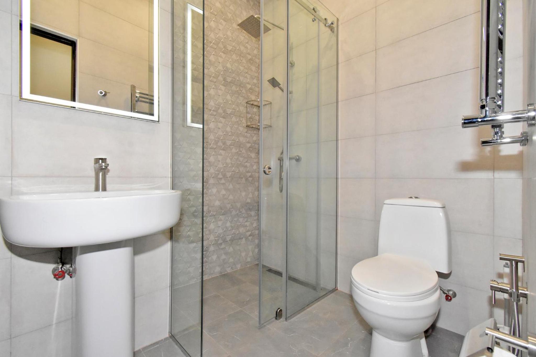 Aram street, 3 bedrooms Grand and Sunny apartment DI64
