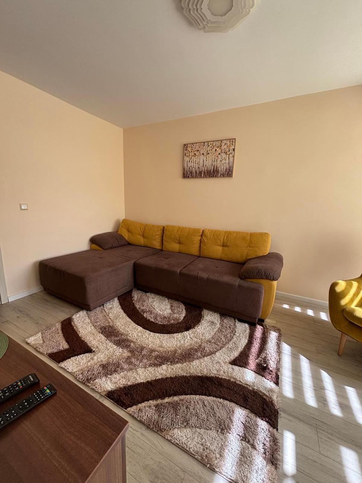 GRAND APARTMENT BOGORIDI - top center near to sea and sea garden