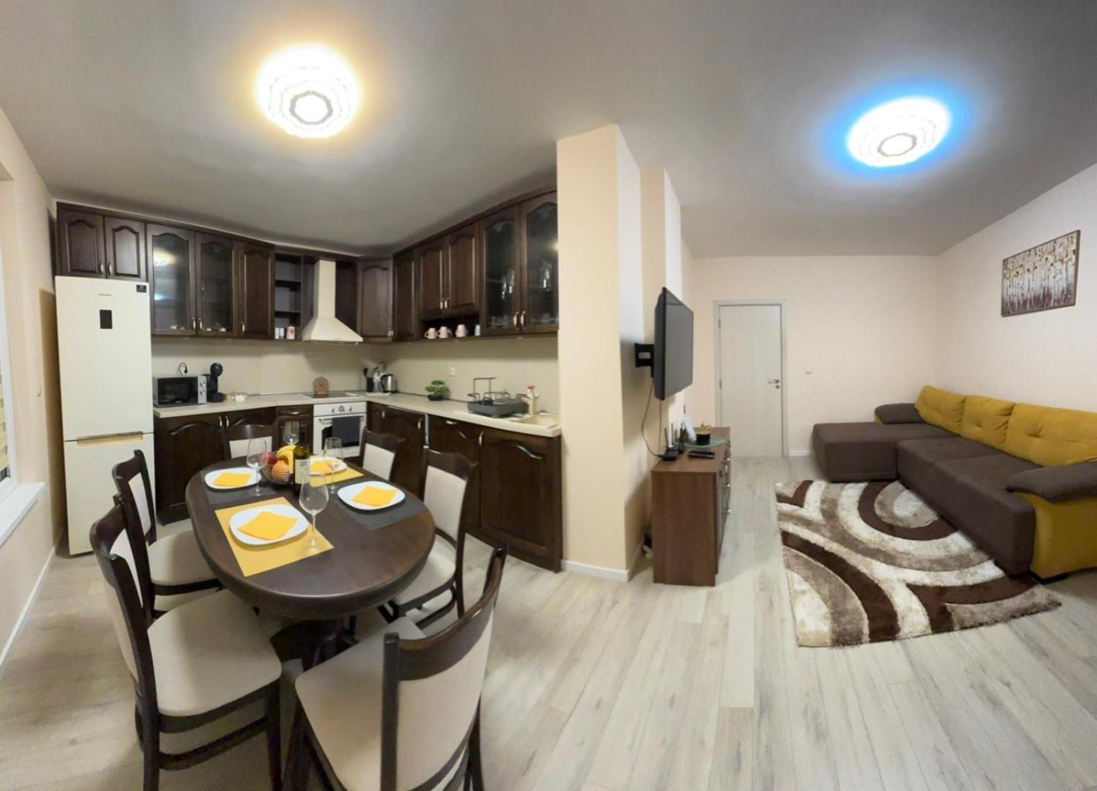 GRAND APARTMENT BOGORIDI - top center near to sea and sea garden