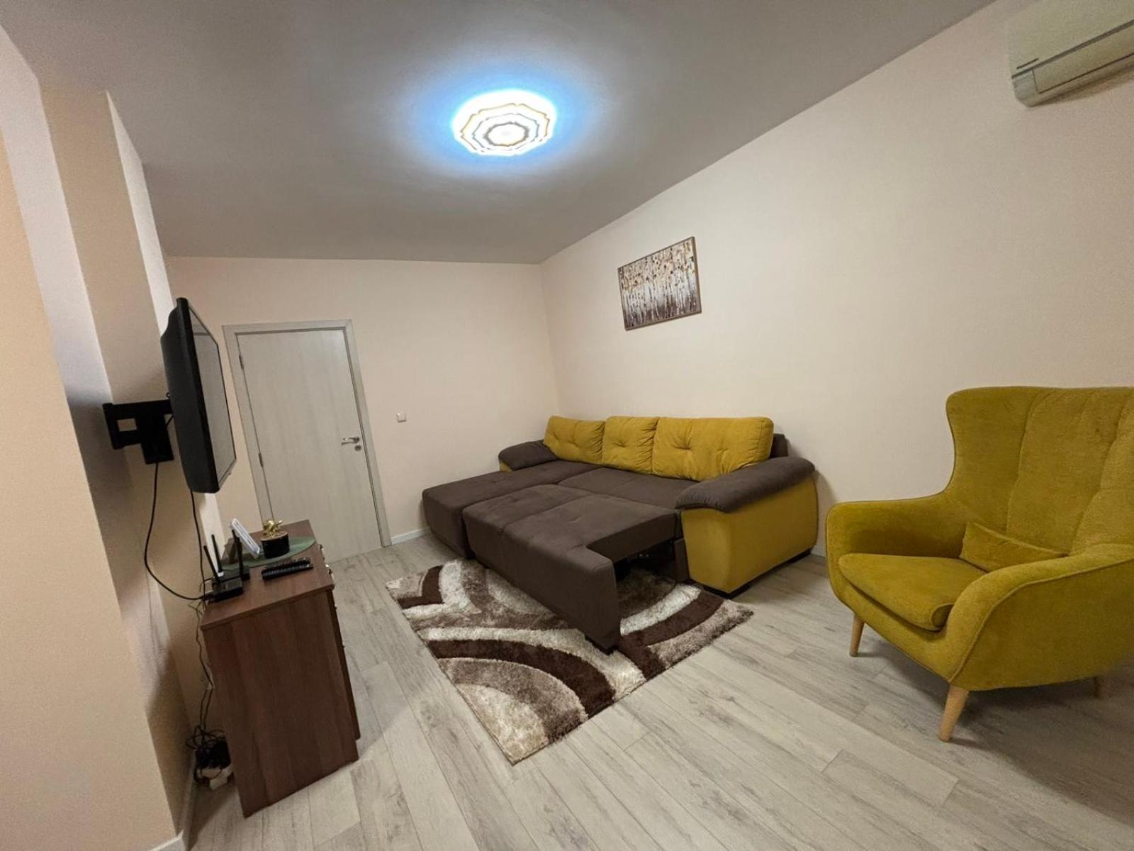 GRAND APARTMENT BOGORIDI - top center near to sea and sea garden
