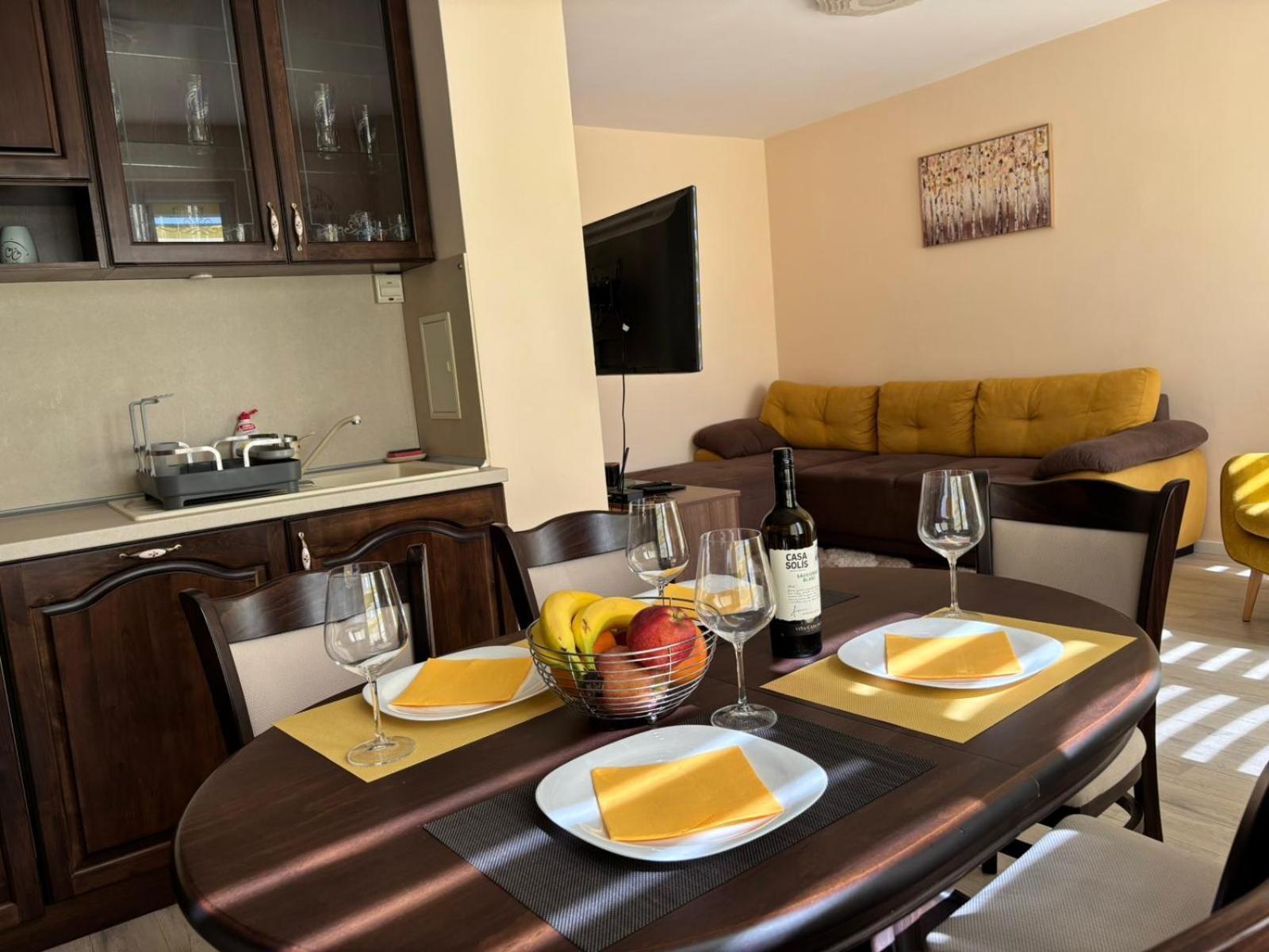GRAND APARTMENT BOGORIDI - top center near to sea and sea garden