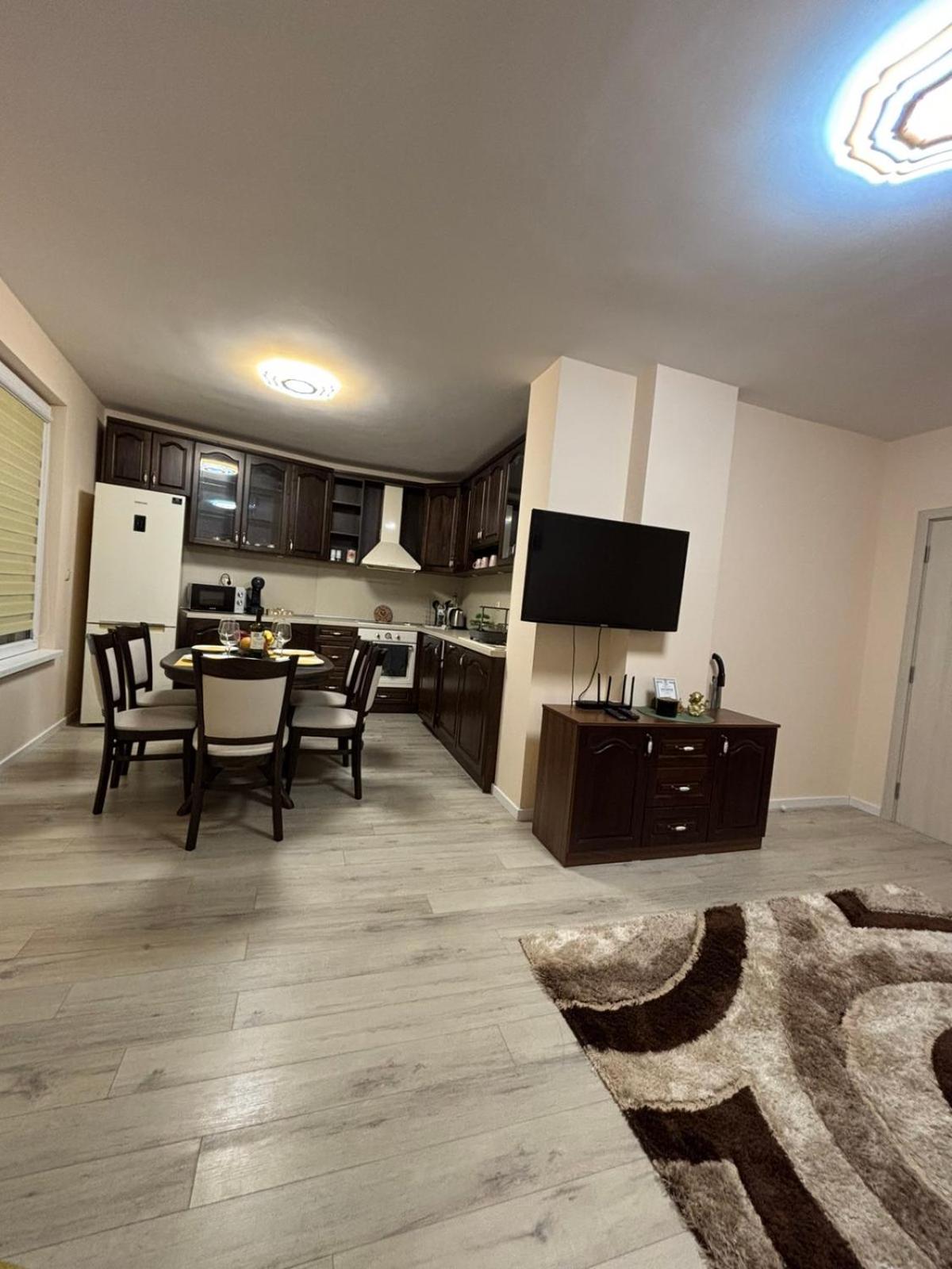 GRAND APARTMENT BOGORIDI - top center near to sea and sea garden