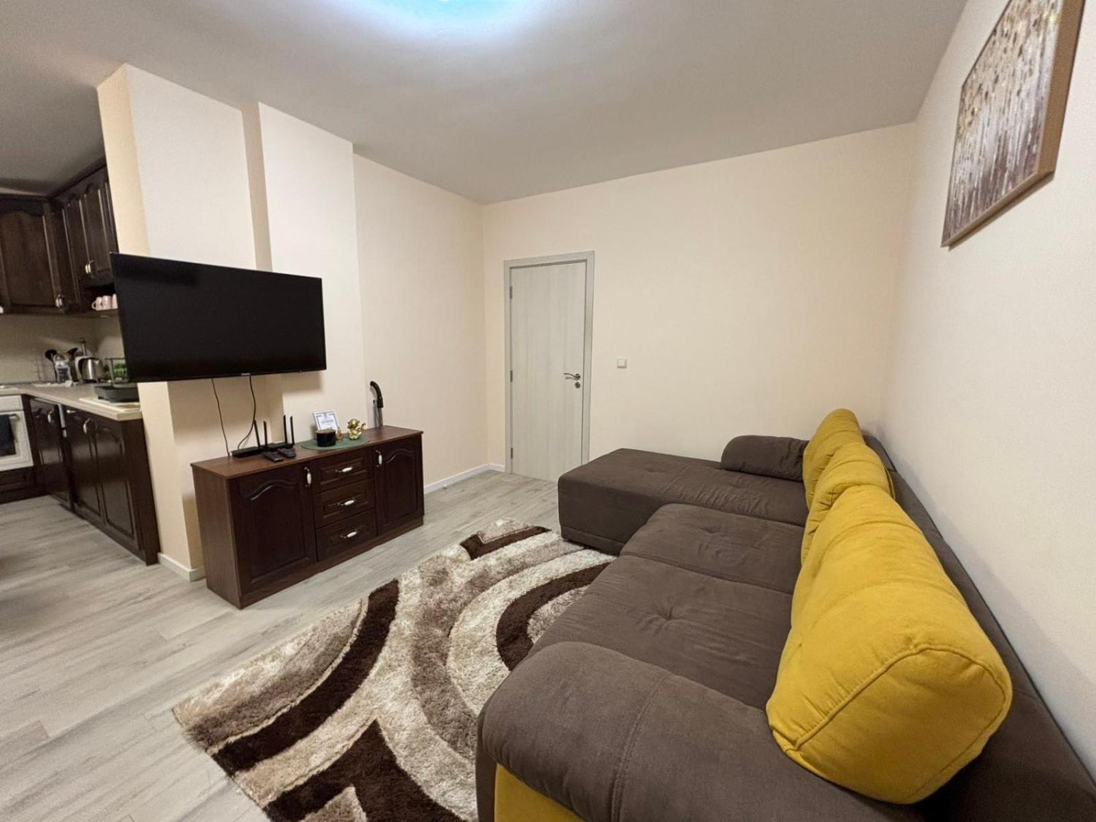 GRAND APARTMENT BOGORIDI - top center near to sea and sea garden